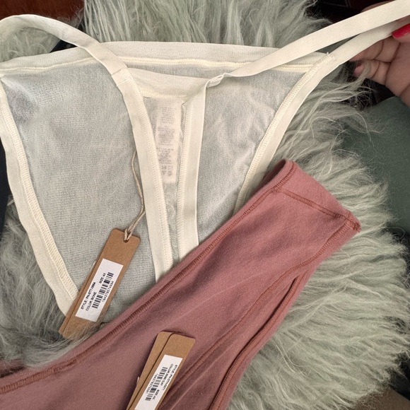 Skims thongs bundle - Picture 3 of 4